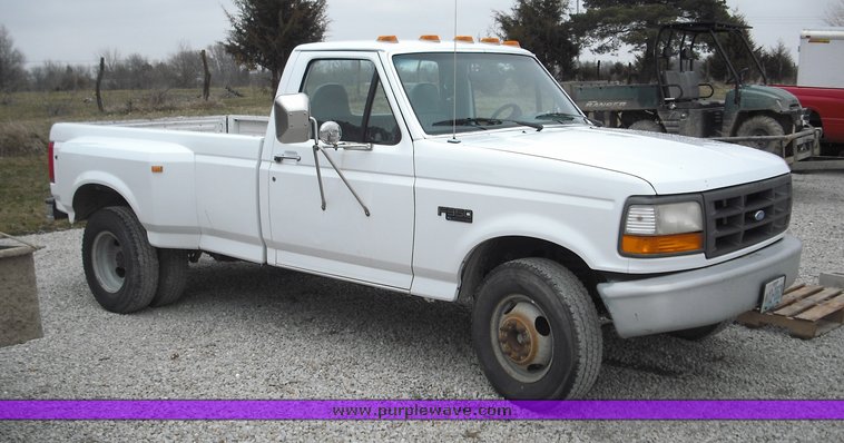 image for item 3280 1997 Ford F350 pickup