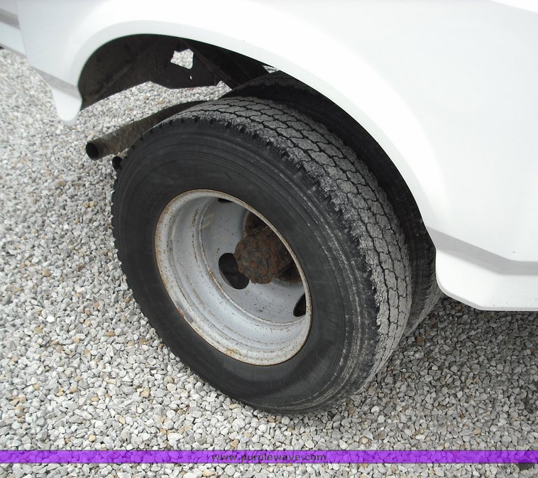 image for item 3280 1997 Ford F350 pickup