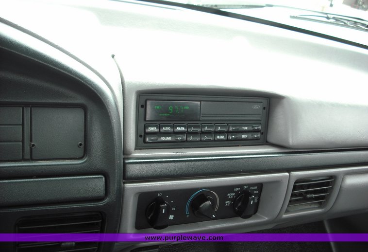 image for item 3280 1997 Ford F350 pickup