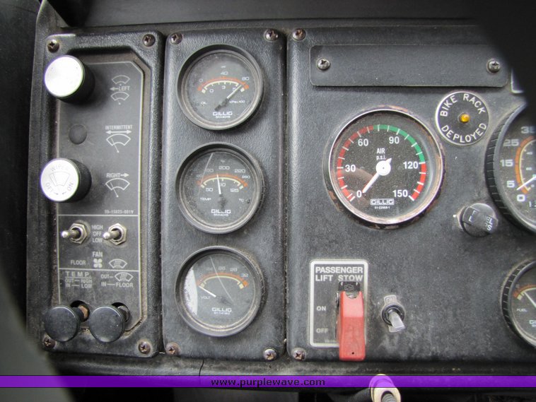 image for item 7353 1994 Gillig Transit Bus