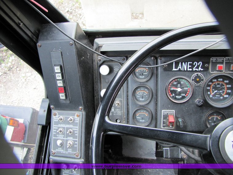 image for item 7354 1994 Gillig Transit Bus