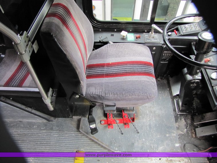 image for item 7356 1994 Gillig Transit Bus