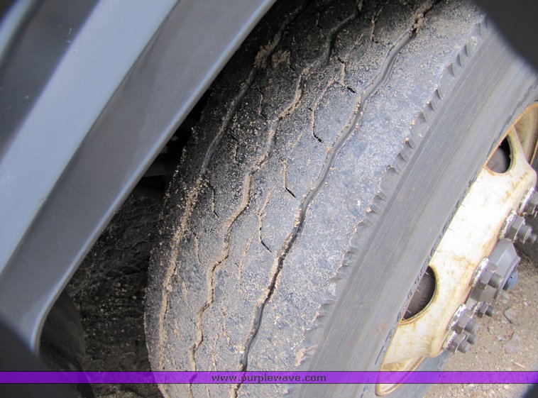 image for item 7356 1994 Gillig Transit Bus