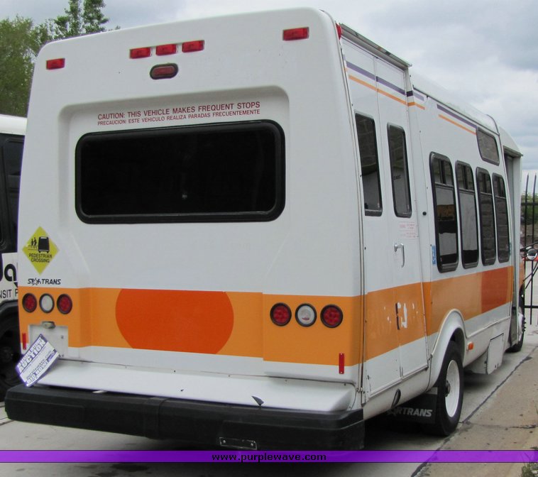 image for item 7358 2004 Ford E450 Super Duty transit bus