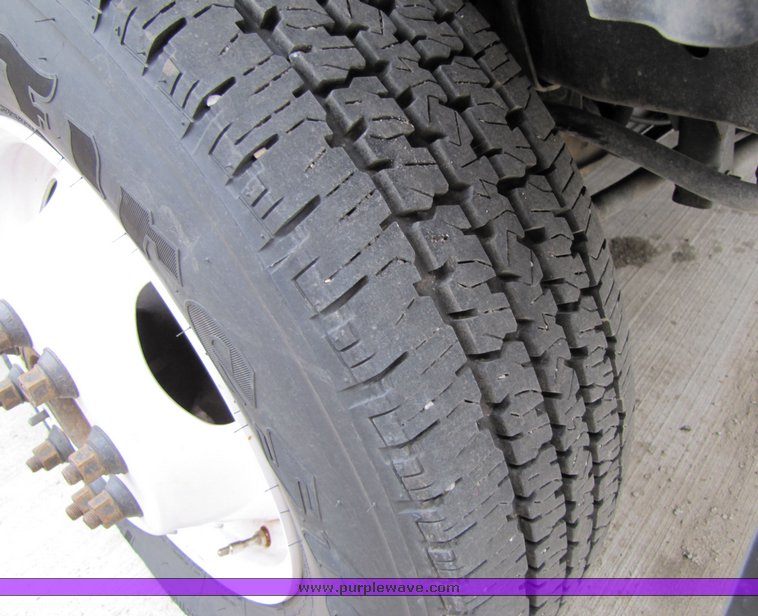 image for item 7358 2004 Ford E450 Super Duty transit bus