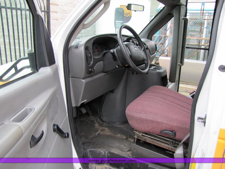 image for item 7358 2004 Ford E450 Super Duty transit bus