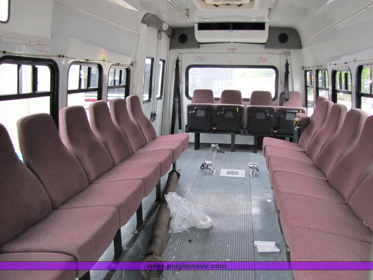 image for item 7358 2004 Ford E450 Super Duty transit bus