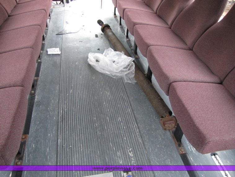 image for item 7358 2004 Ford E450 Super Duty transit bus