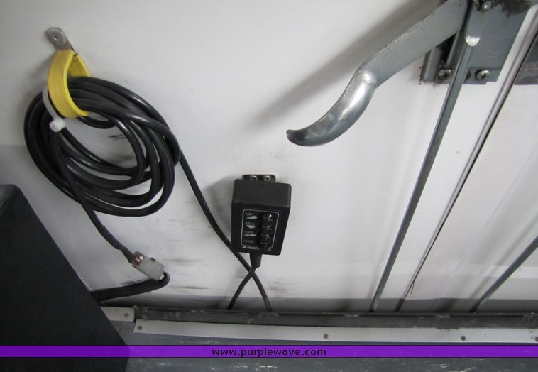 image for item 7358 2004 Ford E450 Super Duty transit bus