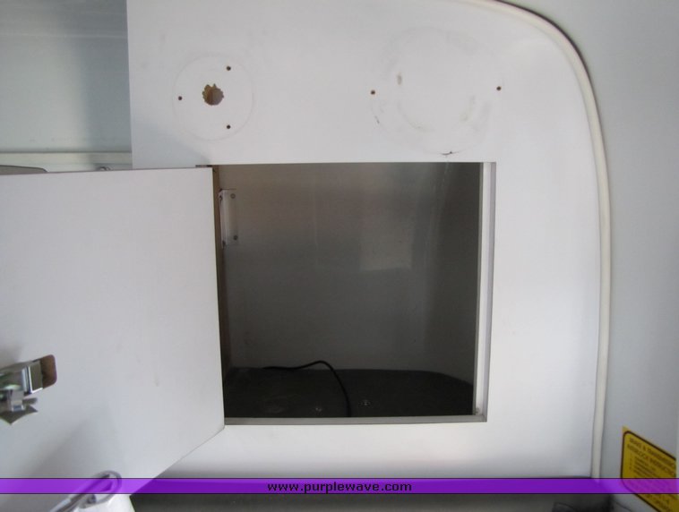 image for item 7358 2004 Ford E450 Super Duty transit bus