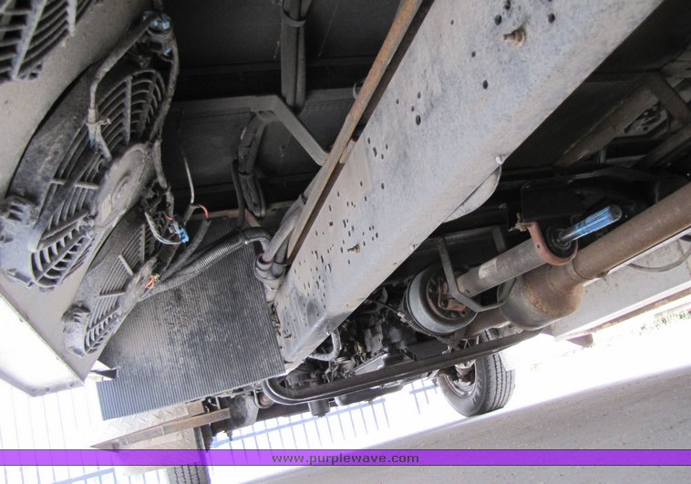 image for item 7358 2004 Ford E450 Super Duty transit bus