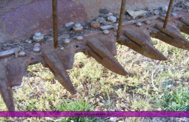 image for item 1015 1995 Hesston 1170 pull type swather