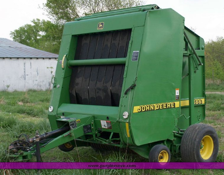 image for item 1700 1998 John Deere 566 round baler