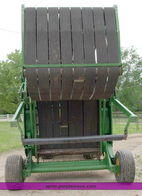 image for item 1700 1998 John Deere 566 round baler