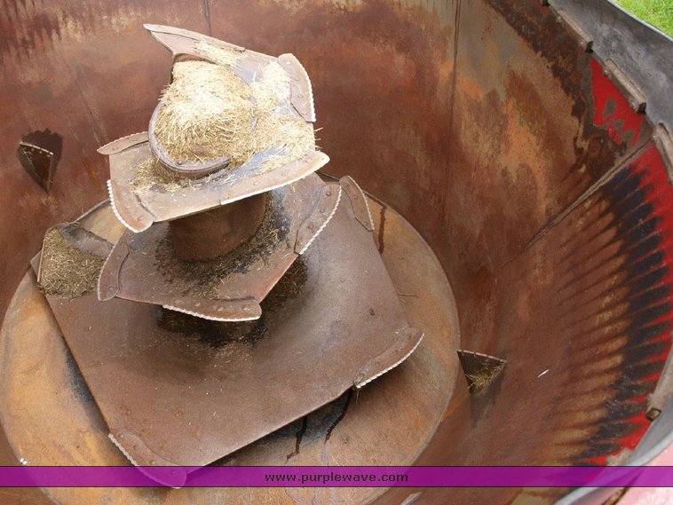 image for item 1702 Jay-Lor TMR 2575 upright mixer with digital scale