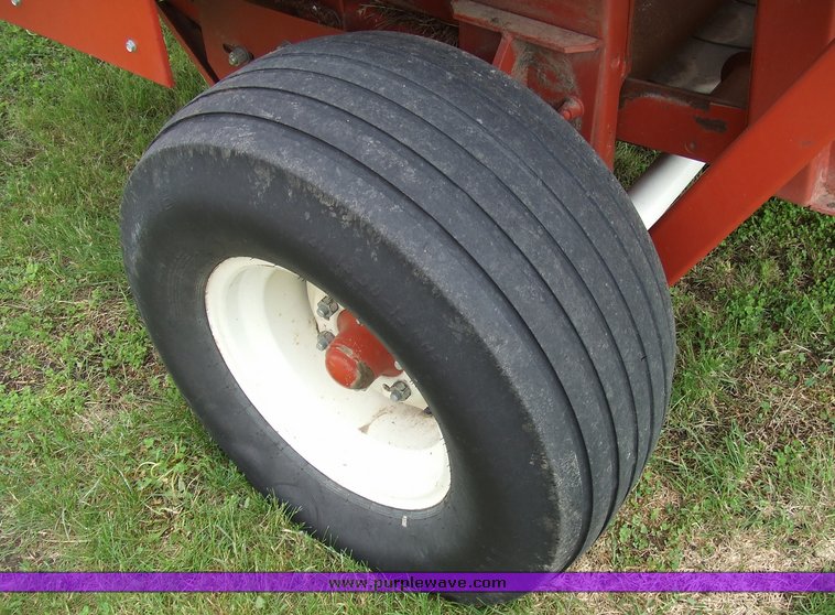 image for item 2044 Hesston 565A large round baler