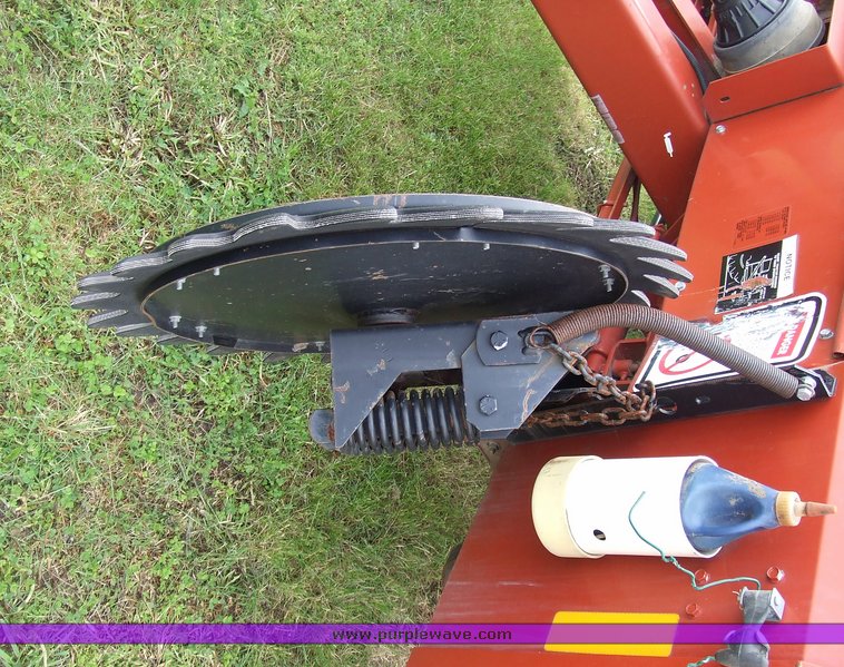 image for item 2044 Hesston 565A large round baler