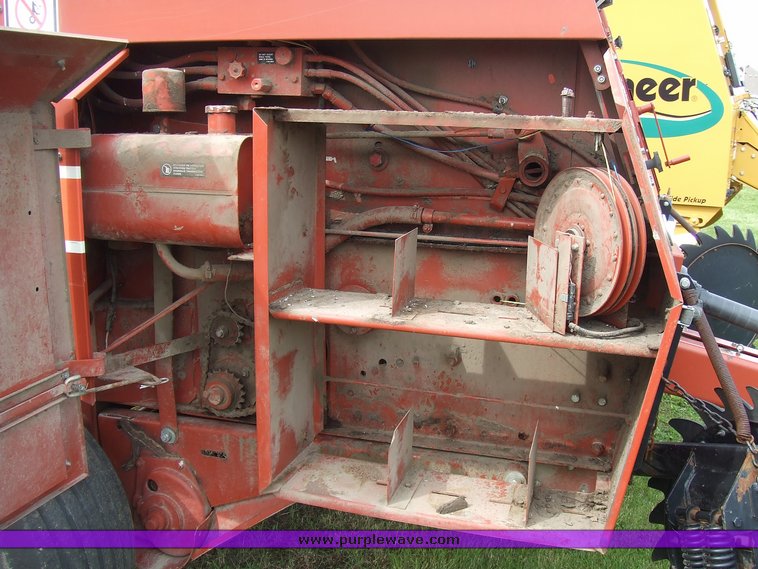 image for item 2044 Hesston 565A large round baler