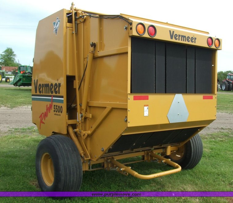 image for item 2045 2001 Vermeer Rebel 5500 large round baler