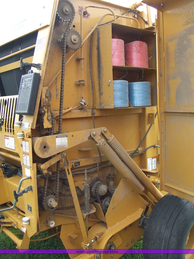 image for item 2045 2001 Vermeer Rebel 5500 large round baler