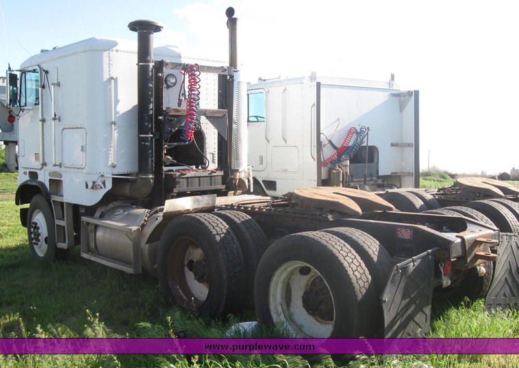 image for item 2054 1987 Freightliner cabover semi truck