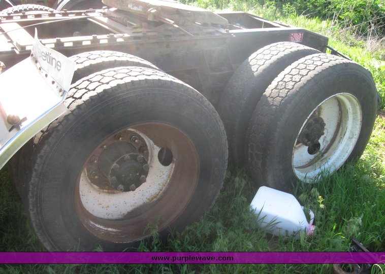 image for item 2054 1987 Freightliner cabover semi truck