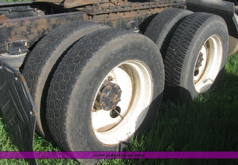 image for item 2054 1987 Freightliner cabover semi truck