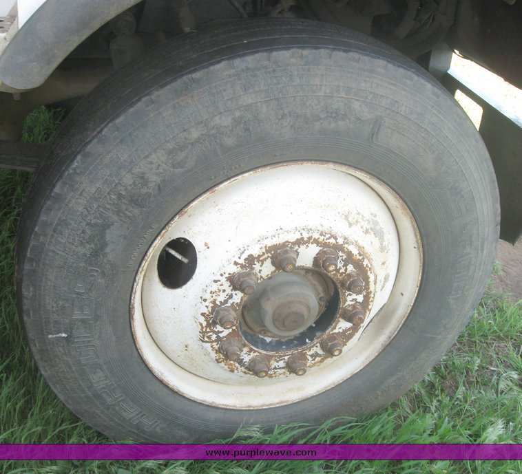 image for item 2054 1987 Freightliner cabover semi truck