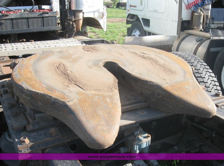 image for item 2054 1987 Freightliner cabover semi truck