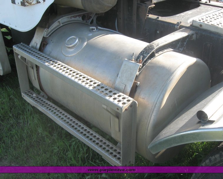 image for item 2054 1987 Freightliner cabover semi truck