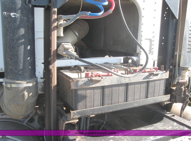 image for item 2054 1987 Freightliner cabover semi truck