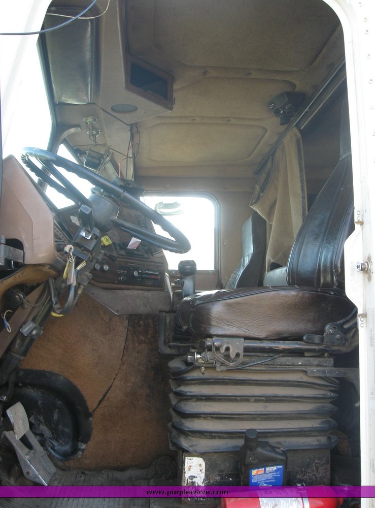 image for item 2054 1987 Freightliner cabover semi truck