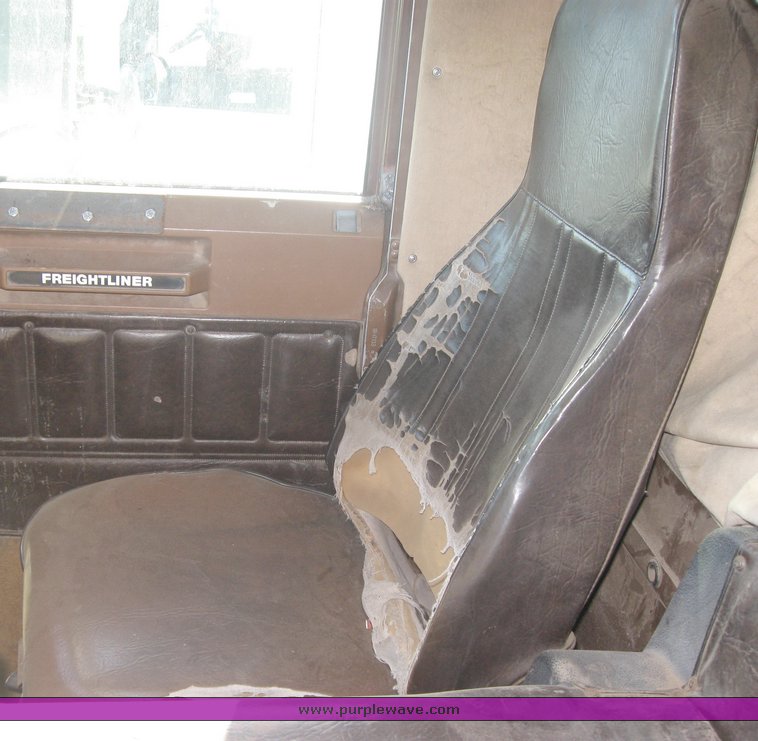 image for item 2054 1987 Freightliner cabover semi truck