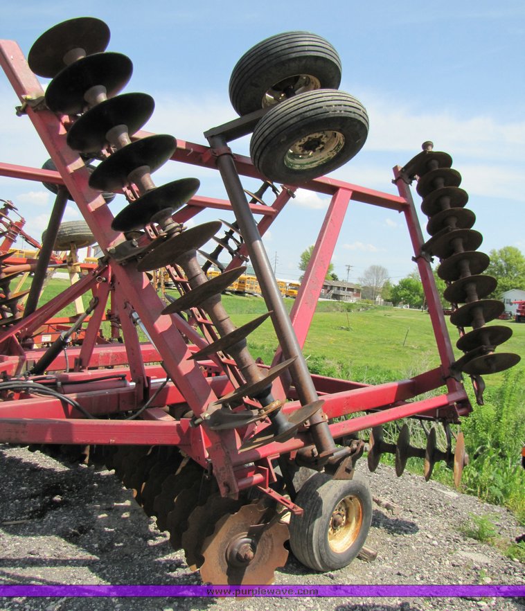 image for item 3092 International 490 28' disk