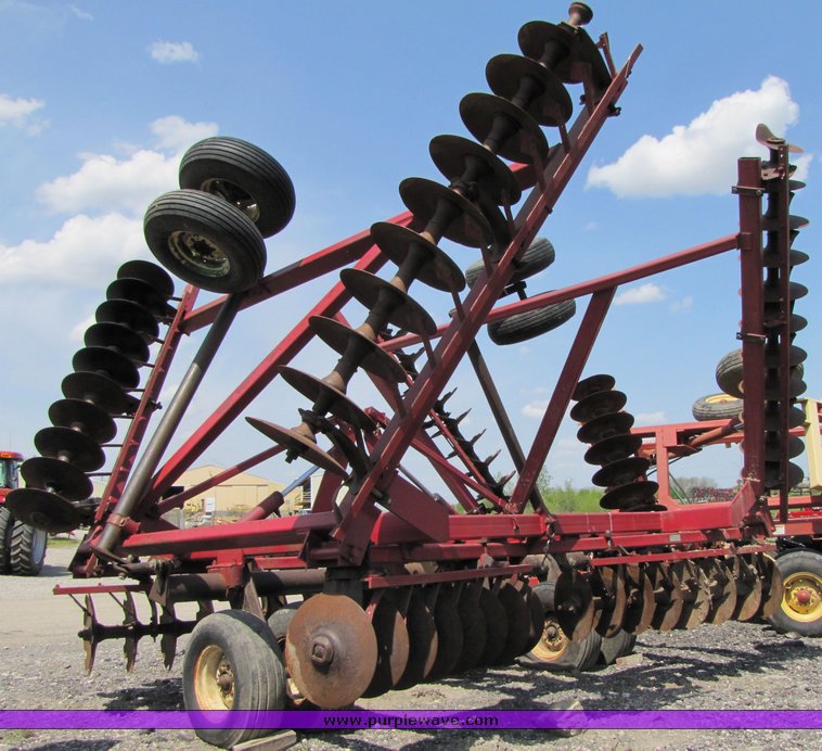 image for item 3092 International 490 28' disk