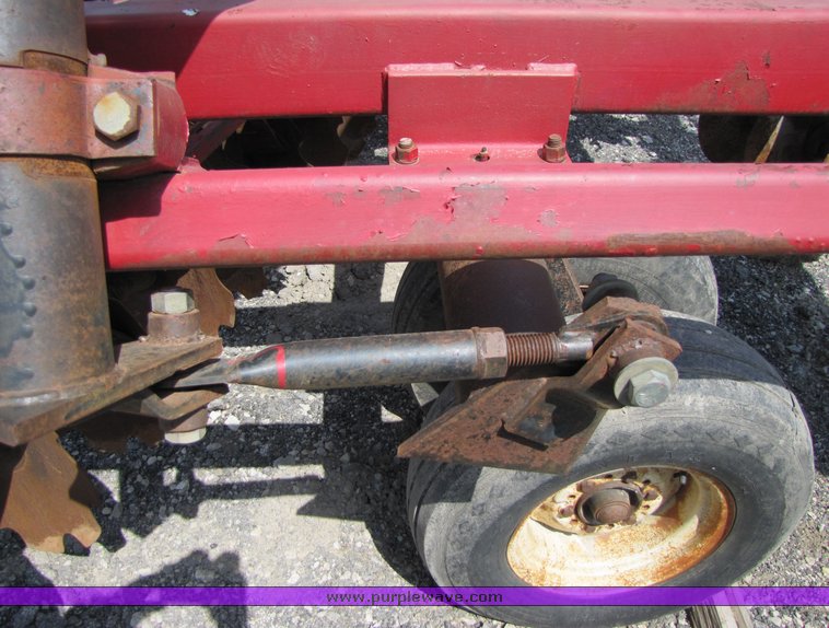 image for item 3092 International 490 28' disk