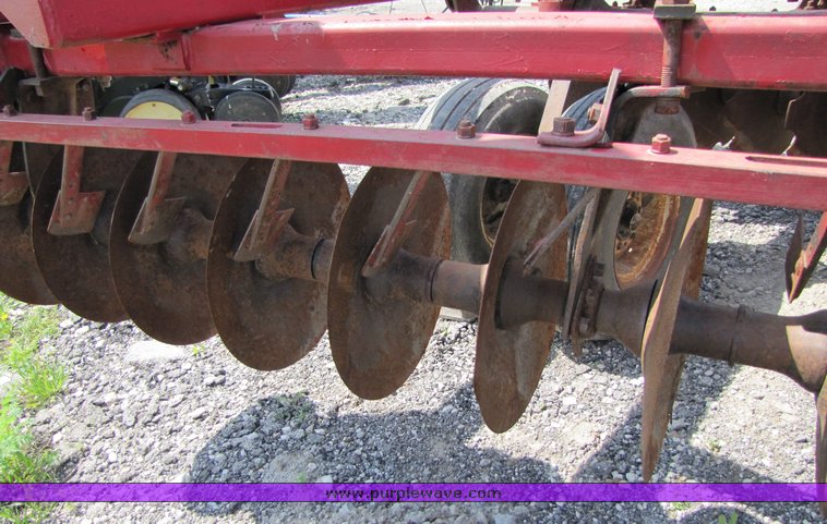 image for item 3092 International 490 28' disk