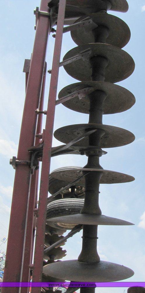 image for item 3092 International 490 28' disk