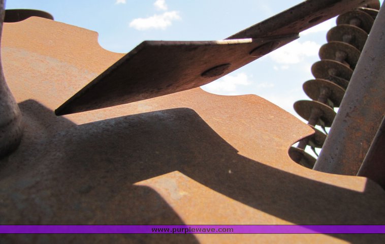 image for item 3092 International 490 28' disk