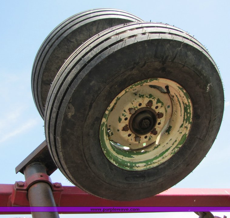 image for item 3092 International 490 28' disk