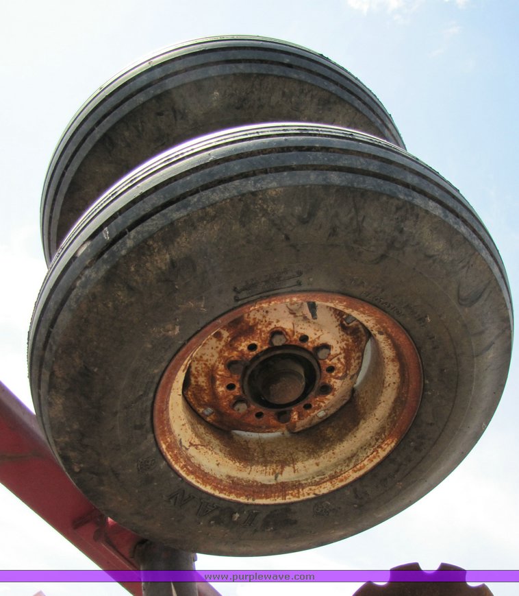 image for item 3092 International 490 28' disk