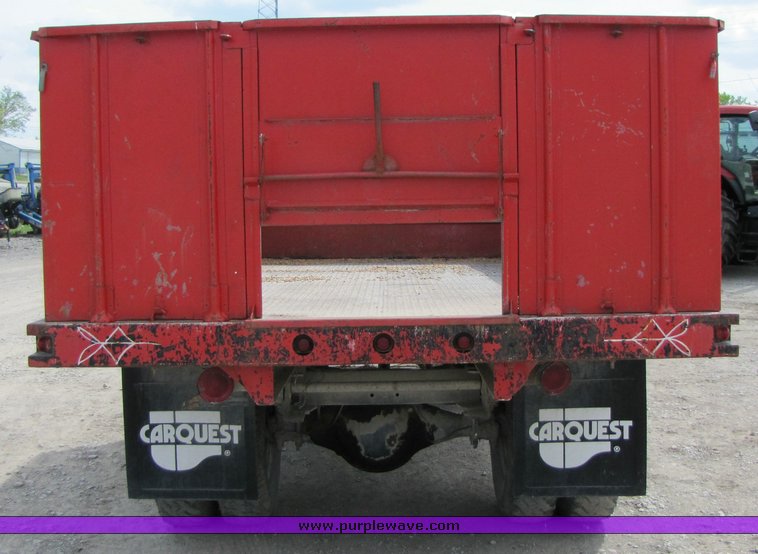 image for item 3094 1964 Dodge 600 grain truck
