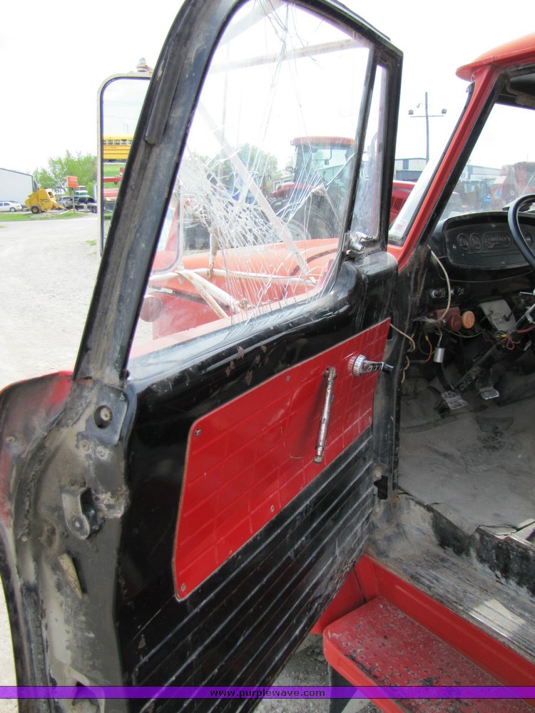 image for item 3094 1964 Dodge 600 grain truck