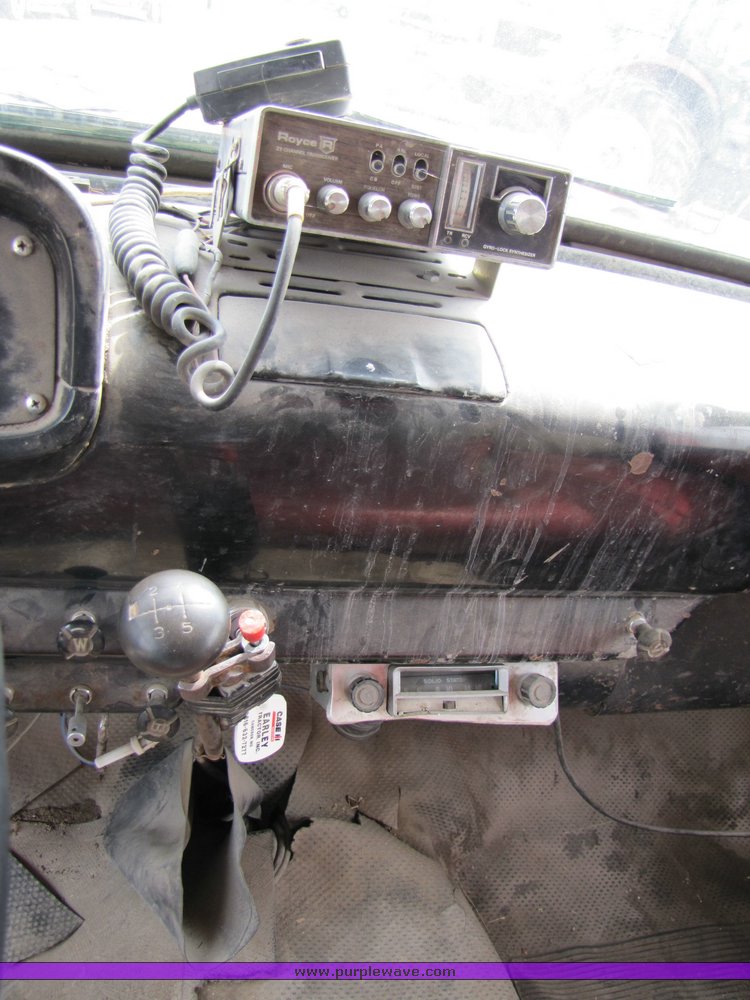 image for item 3094 1964 Dodge 600 grain truck