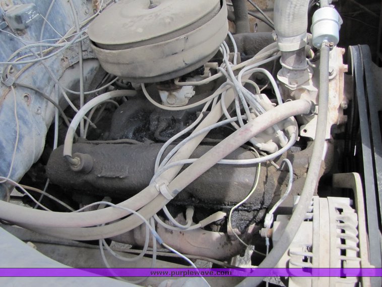 image for item 3094 1964 Dodge 600 grain truck