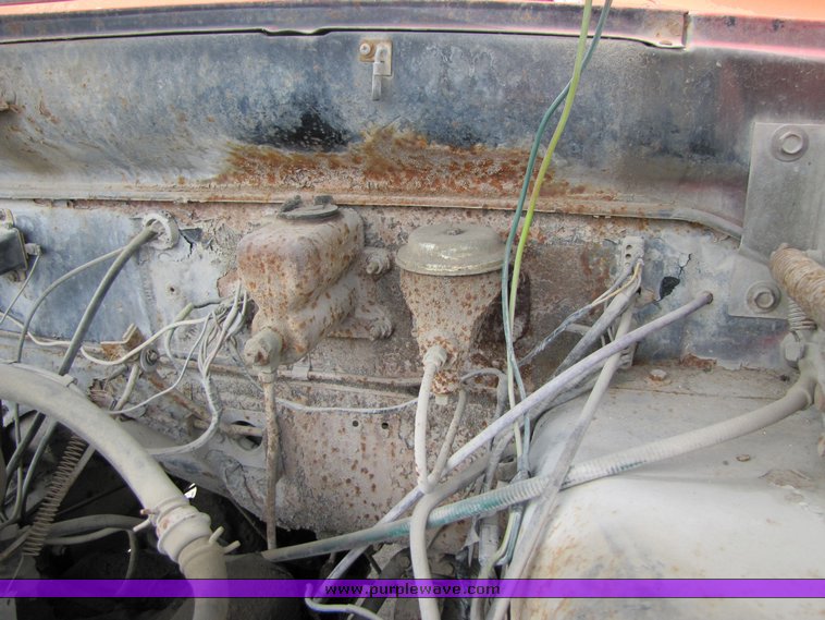 image for item 3094 1964 Dodge 600 grain truck