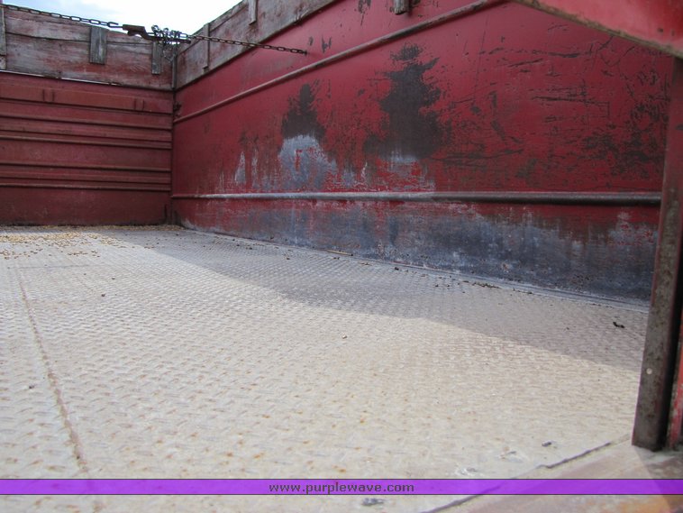 image for item 3094 1964 Dodge 600 grain truck