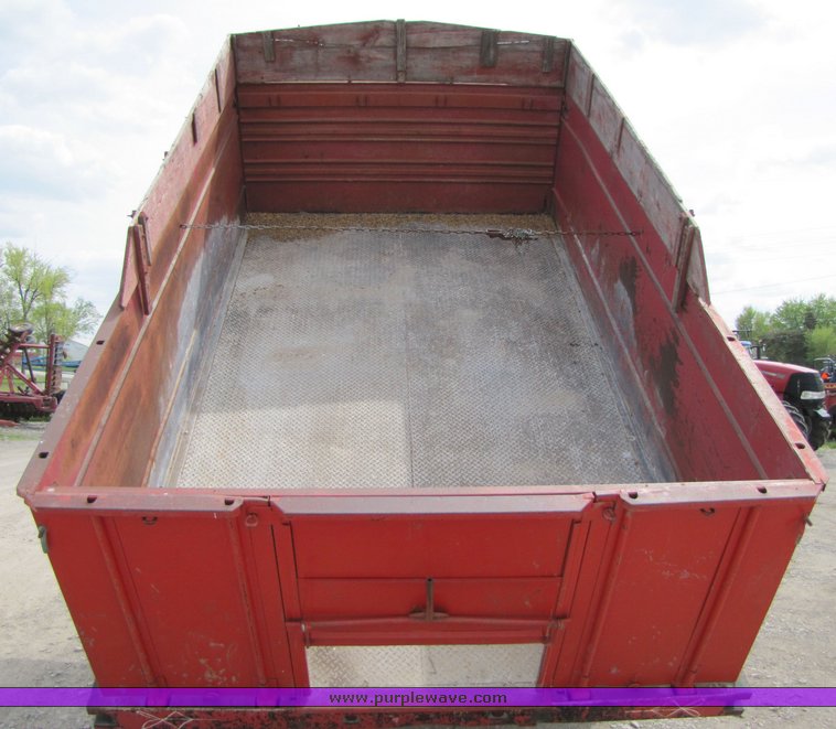 image for item 3094 1964 Dodge 600 grain truck