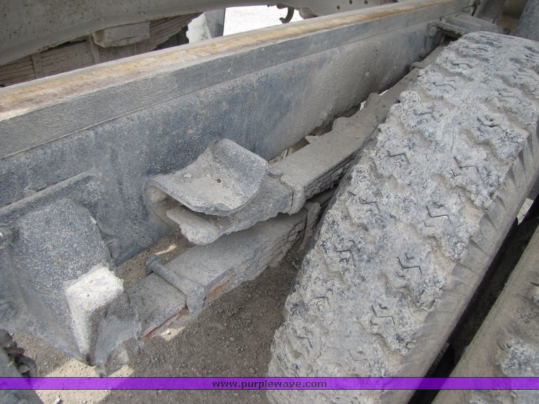 image for item 3094 1964 Dodge 600 grain truck