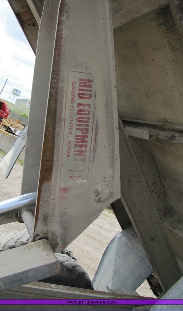 image for item 3094 1964 Dodge 600 grain truck